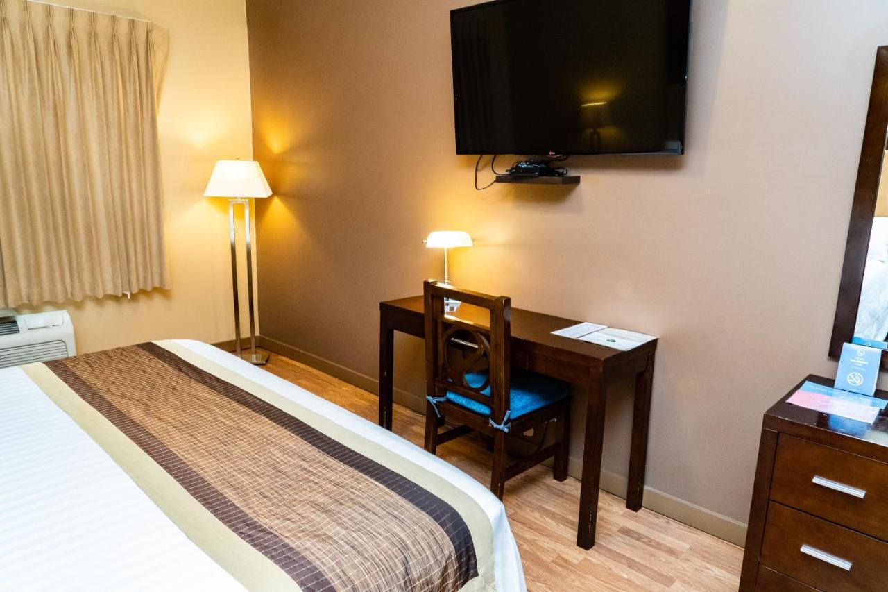 Skky Hotel Whitehorse Extérieur photo