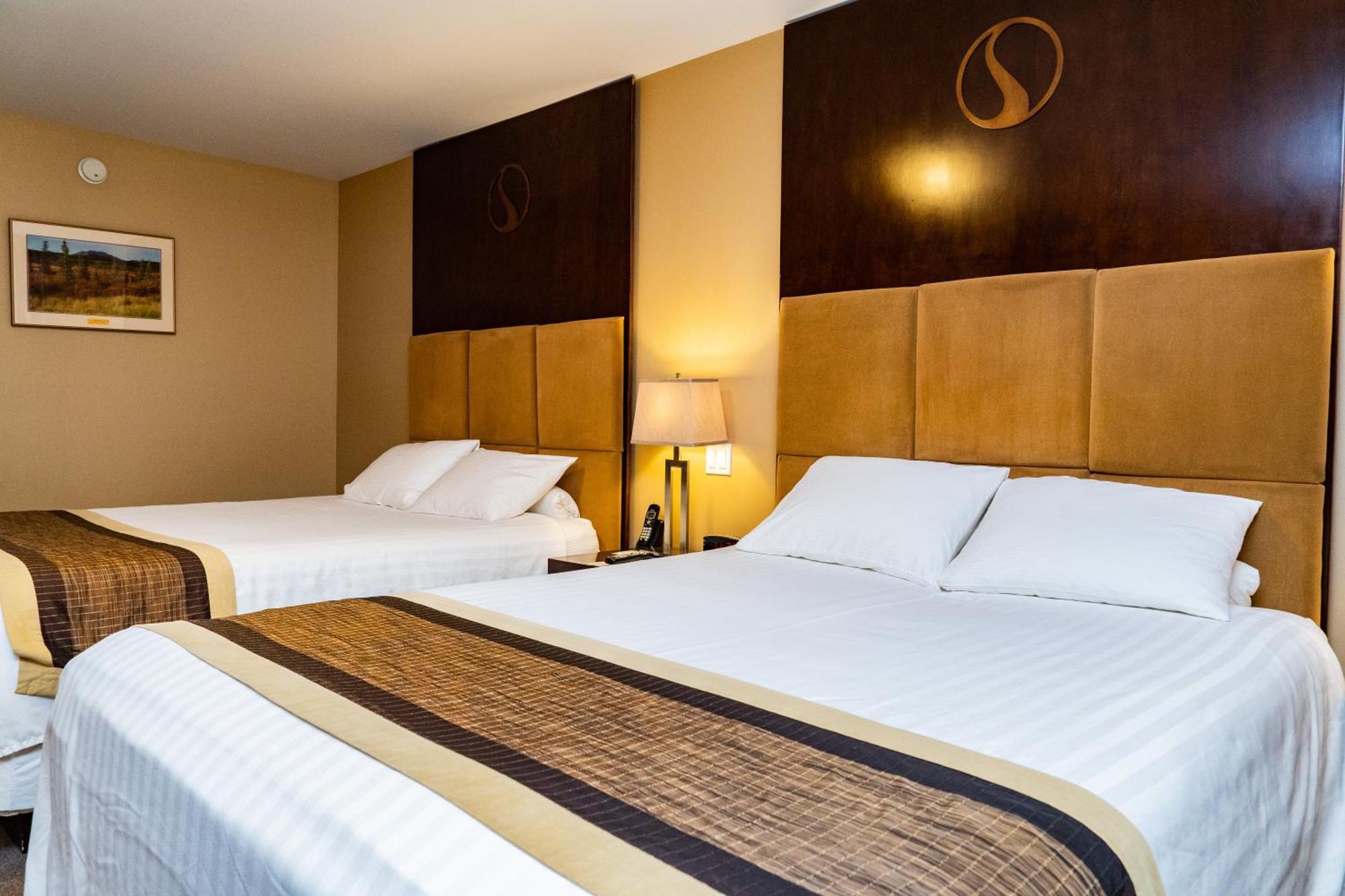 Skky Hotel Whitehorse Extérieur photo