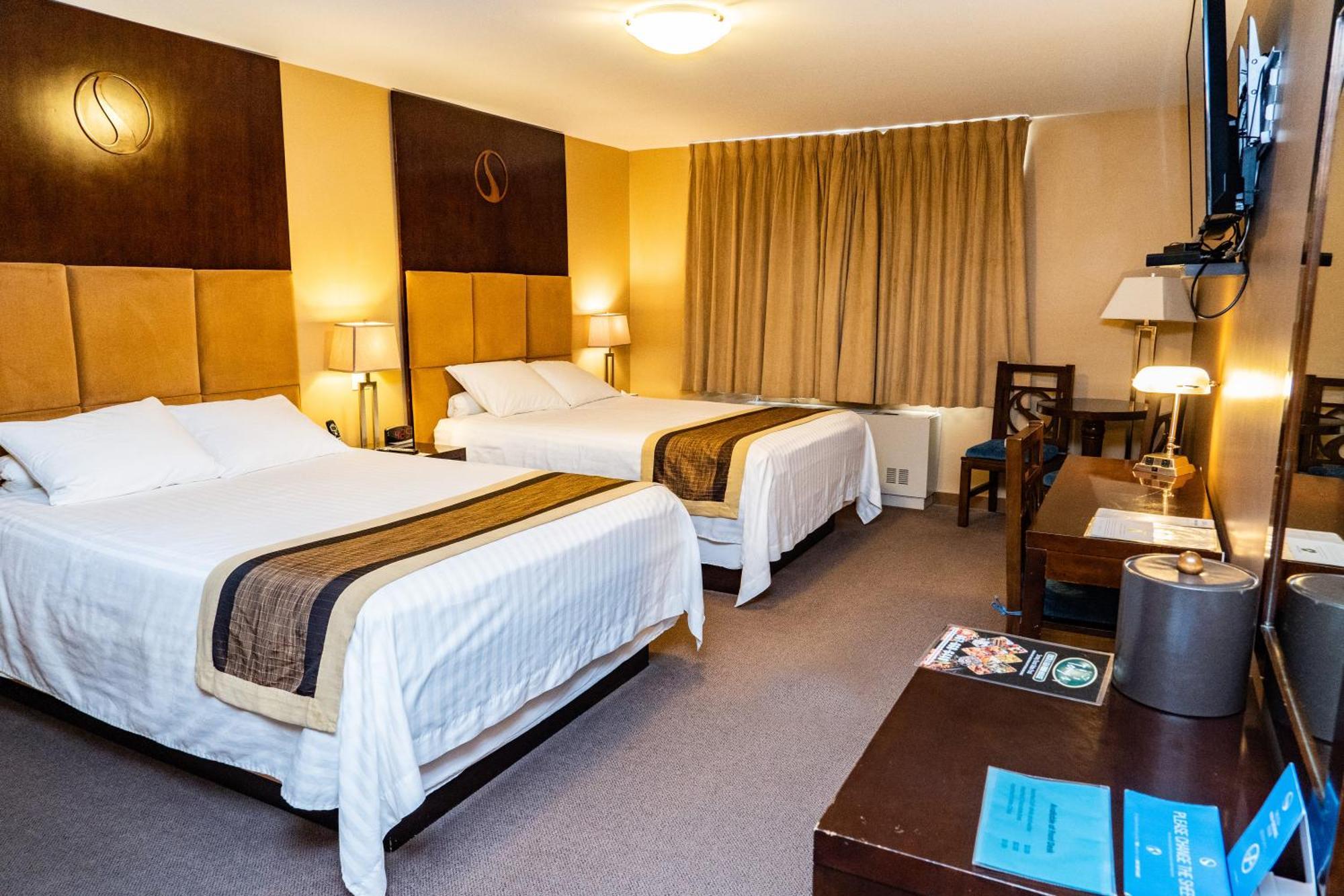 Skky Hotel Whitehorse Extérieur photo