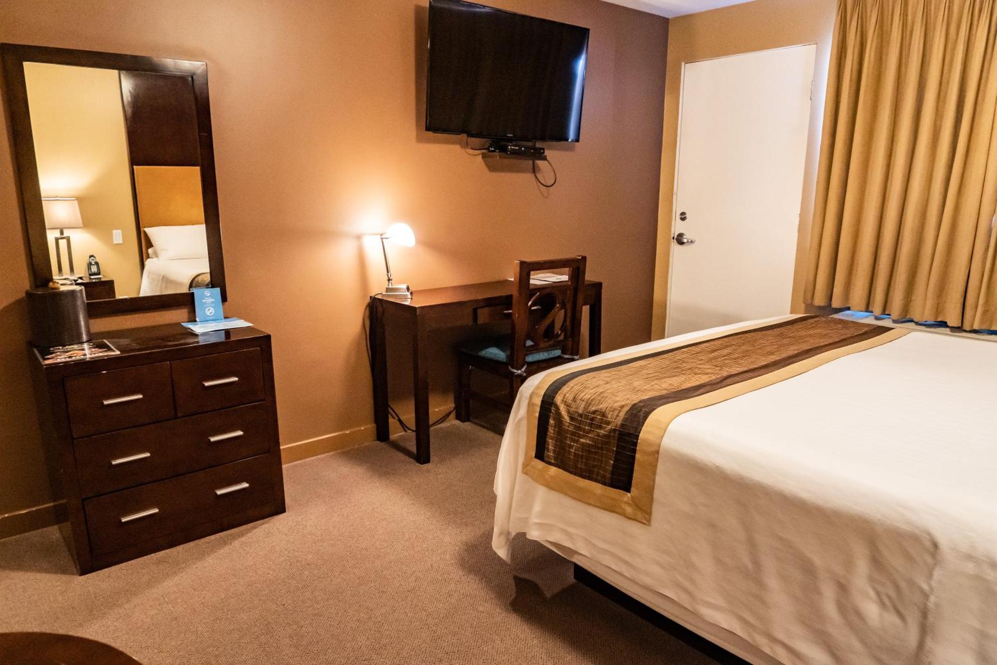 Skky Hotel Whitehorse Extérieur photo
