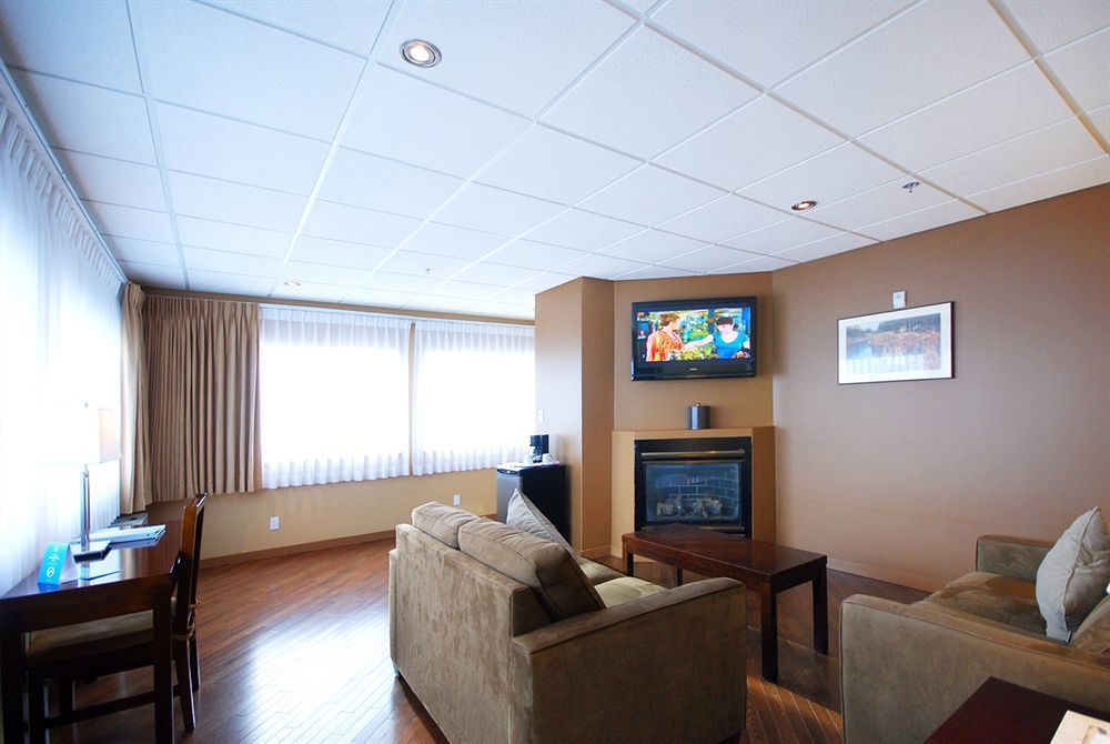 Skky Hotel Whitehorse Extérieur photo