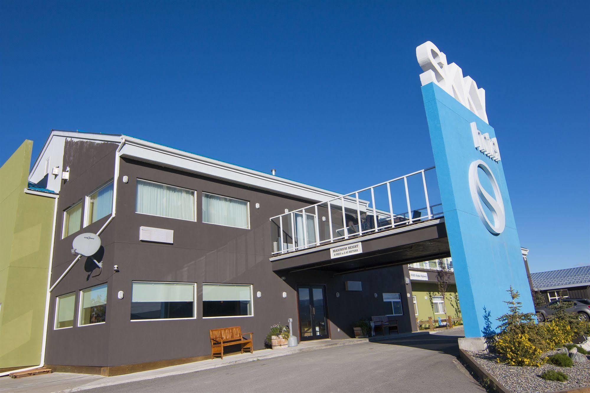 Skky Hotel Whitehorse Extérieur photo